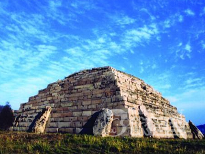 高句麗の首都と古墳群 集安